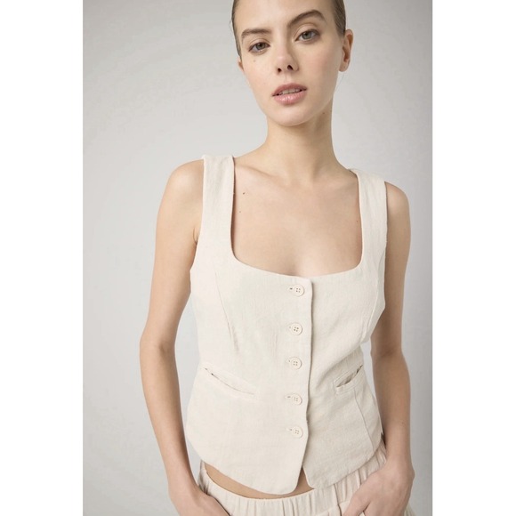 BLANKNYC Jackets & Blazers - BLANKNYC Button Front Vest Oyster Bar Beige Linen Blend Cropped Scoop Neck M